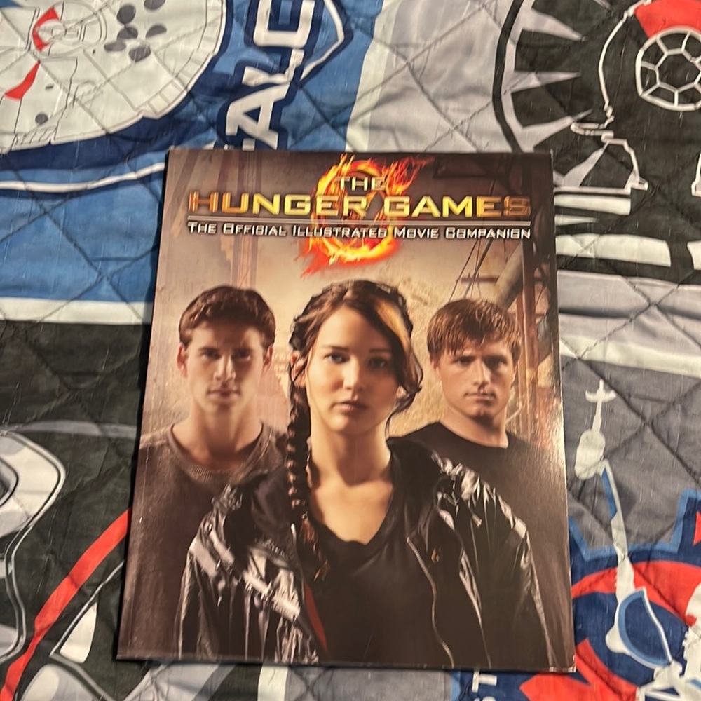 The hunger games official illustrated movie companion